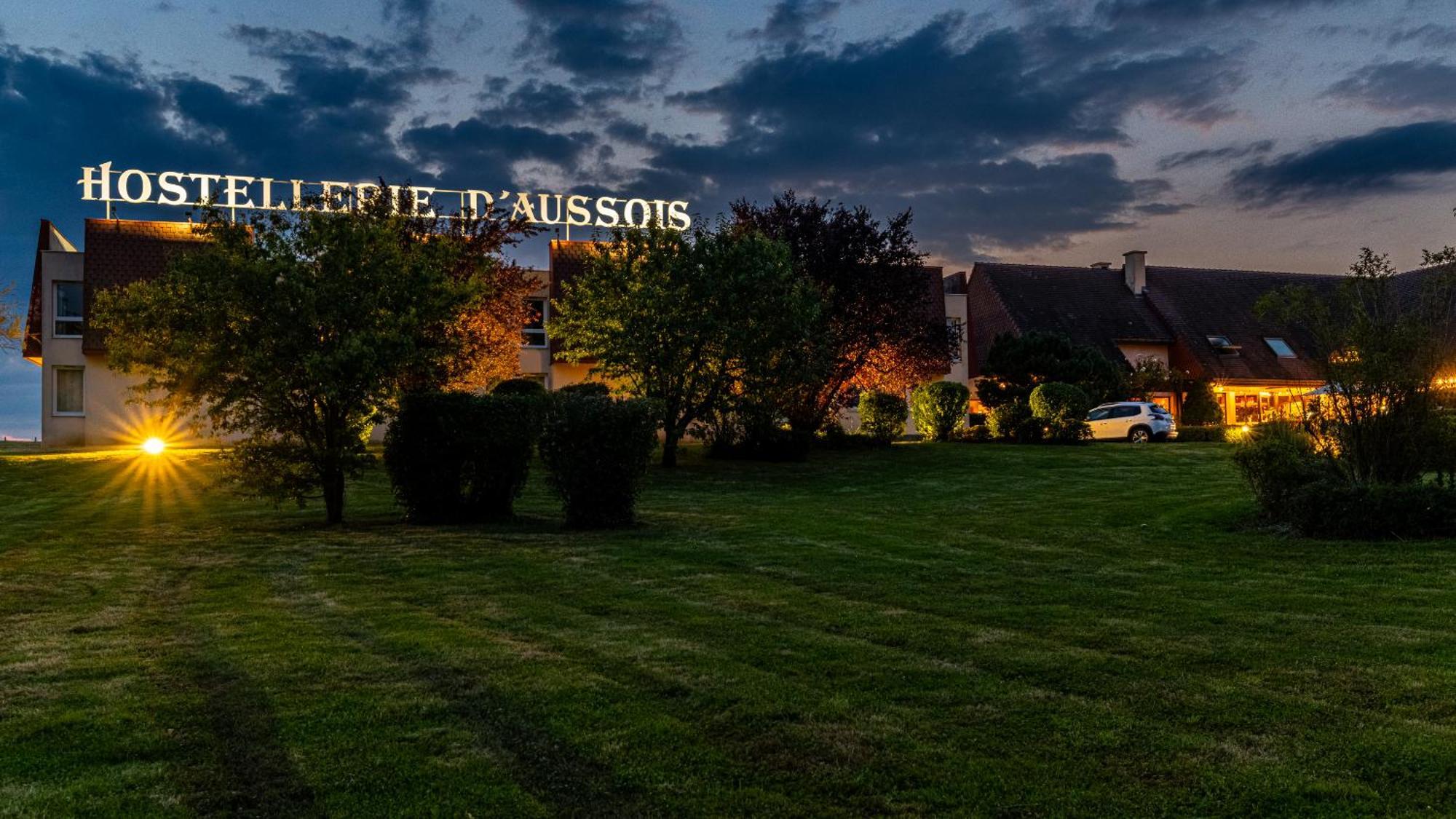 Logis Hostellerie D'Aussois Semur-en-Auxois Bagian luar foto