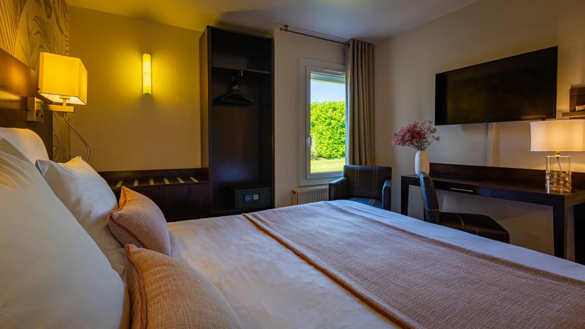 Logis Hostellerie D'Aussois Semur-en-Auxois Bagian luar foto
